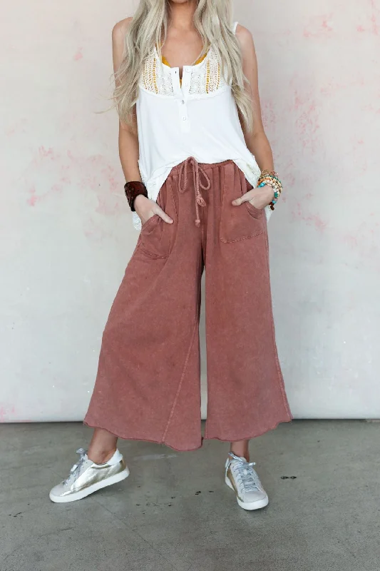 Weekend Bargains to Snag Relaxing Robin Wide Leg Pant - Red Bean